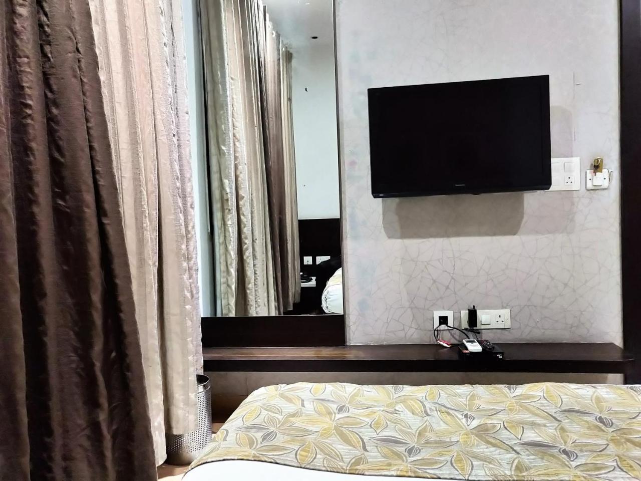 Hotel Rockland Τζαϊπούρ Εξωτερικό φωτογραφία
