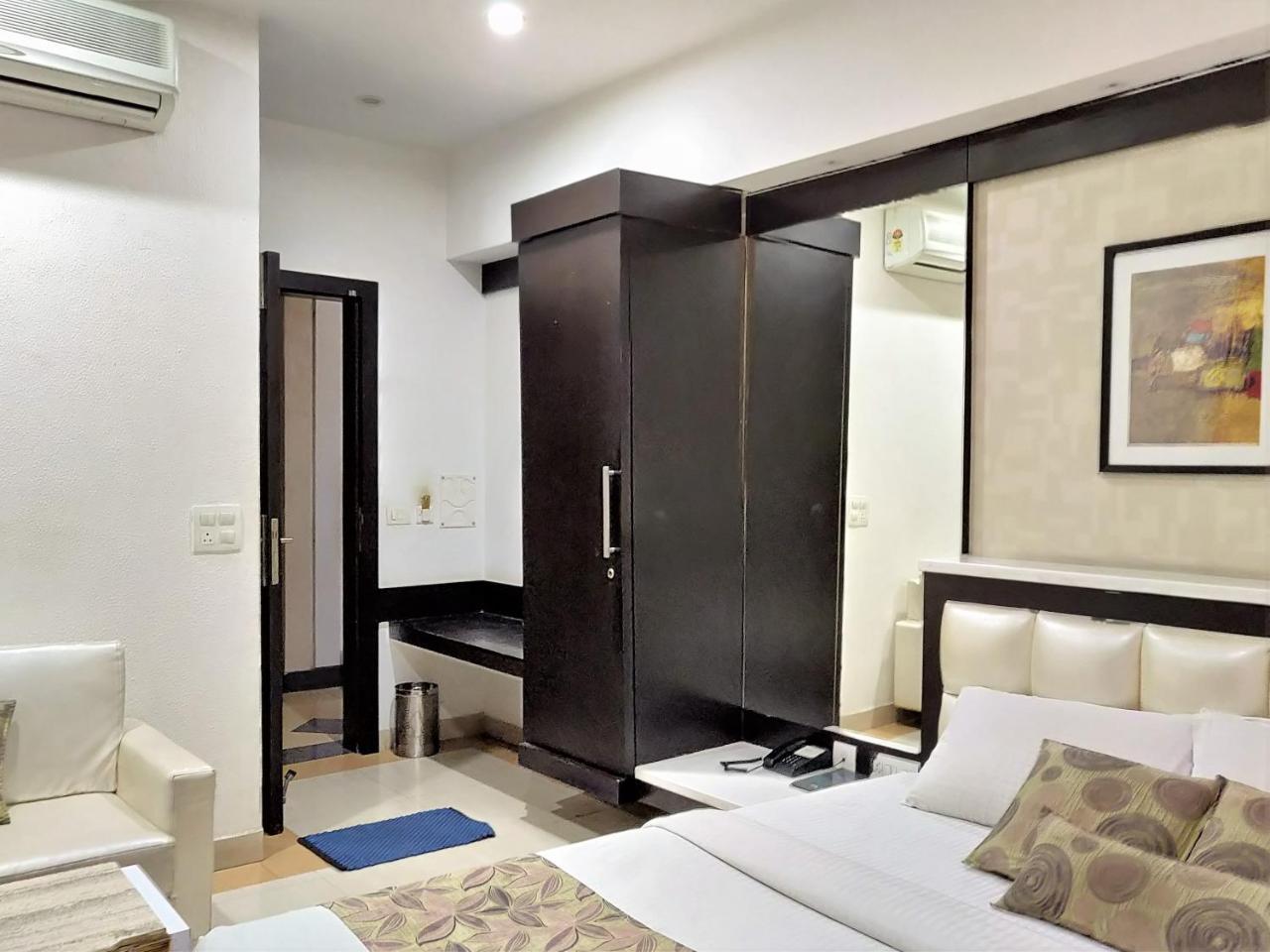 Hotel Rockland Τζαϊπούρ Εξωτερικό φωτογραφία